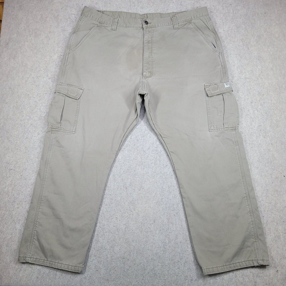 Wrangler Fleece Lined Cargo Pants Men's 42x29 Beige‎ Relaxed Fit Outdoors READ - Picture 1 of 11
